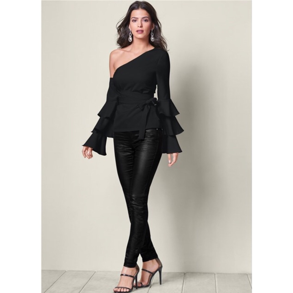 RUFFLE PFF THE SHOULDER TOP